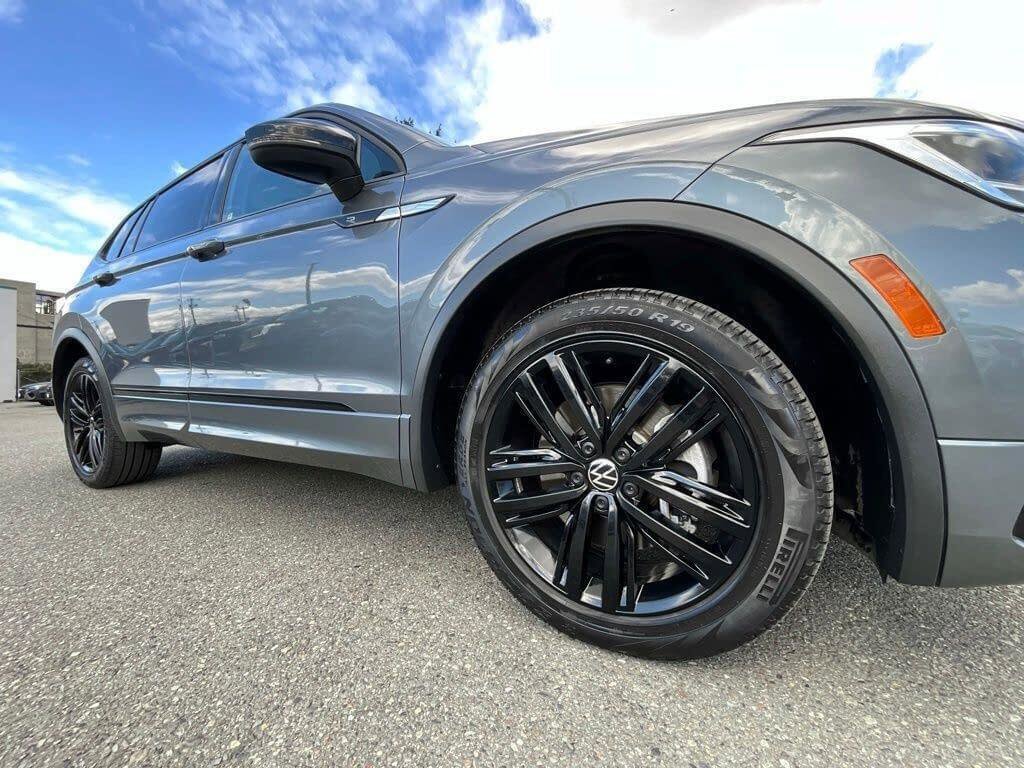 Used 2022 Volkswagen Tiguan SE R-Line image 10