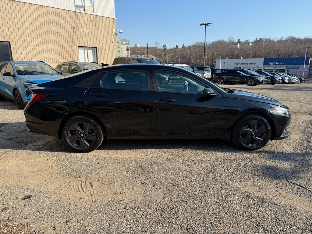 Certified 2023 Hyundai Elantra SEL image 7