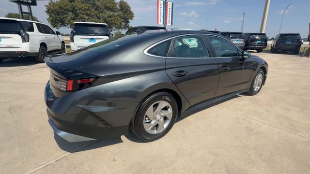Used 2025 Hyundai Sonata SE FWD image 8