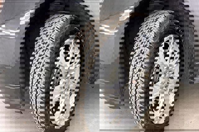 Used 2015 Cadillac SRX Performance w/ Driver Awareness Package FWD image 34