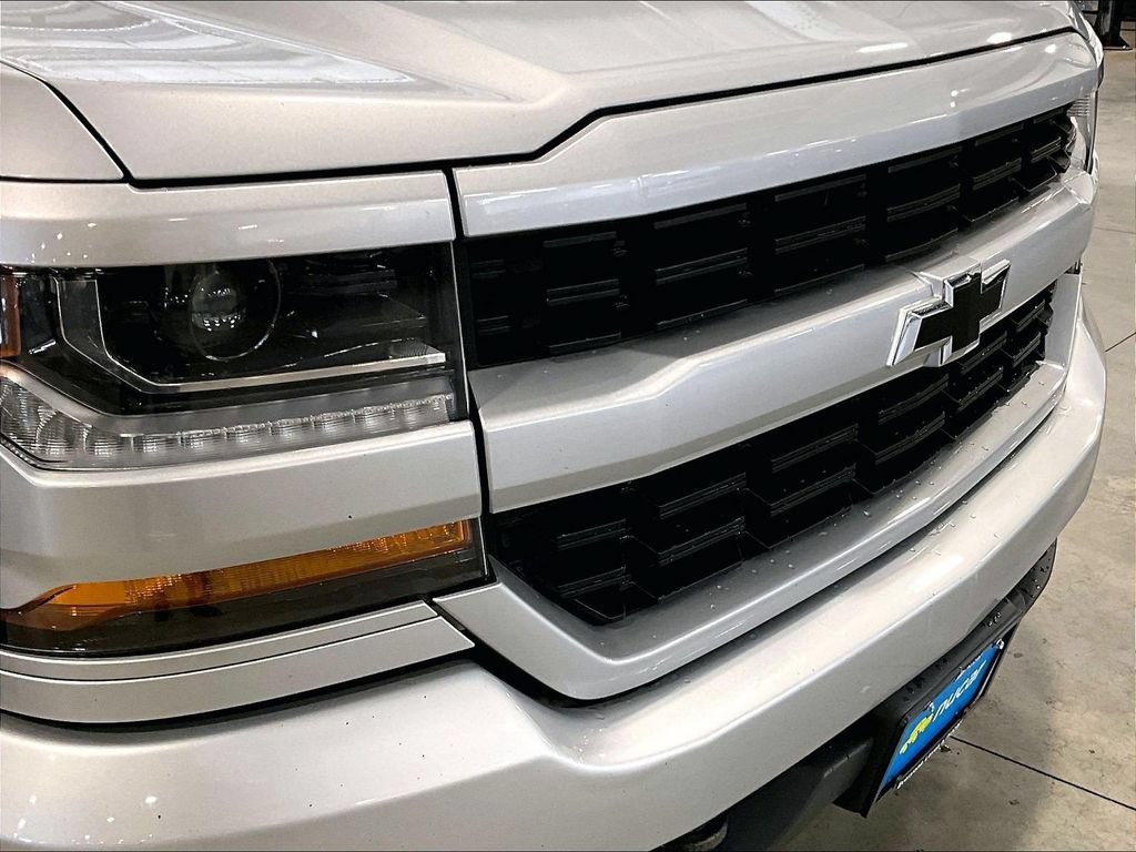 Used 2017 Chevrolet Silverado 1500 Custom w/ Custom Convenience Package AWD/4WD image 33