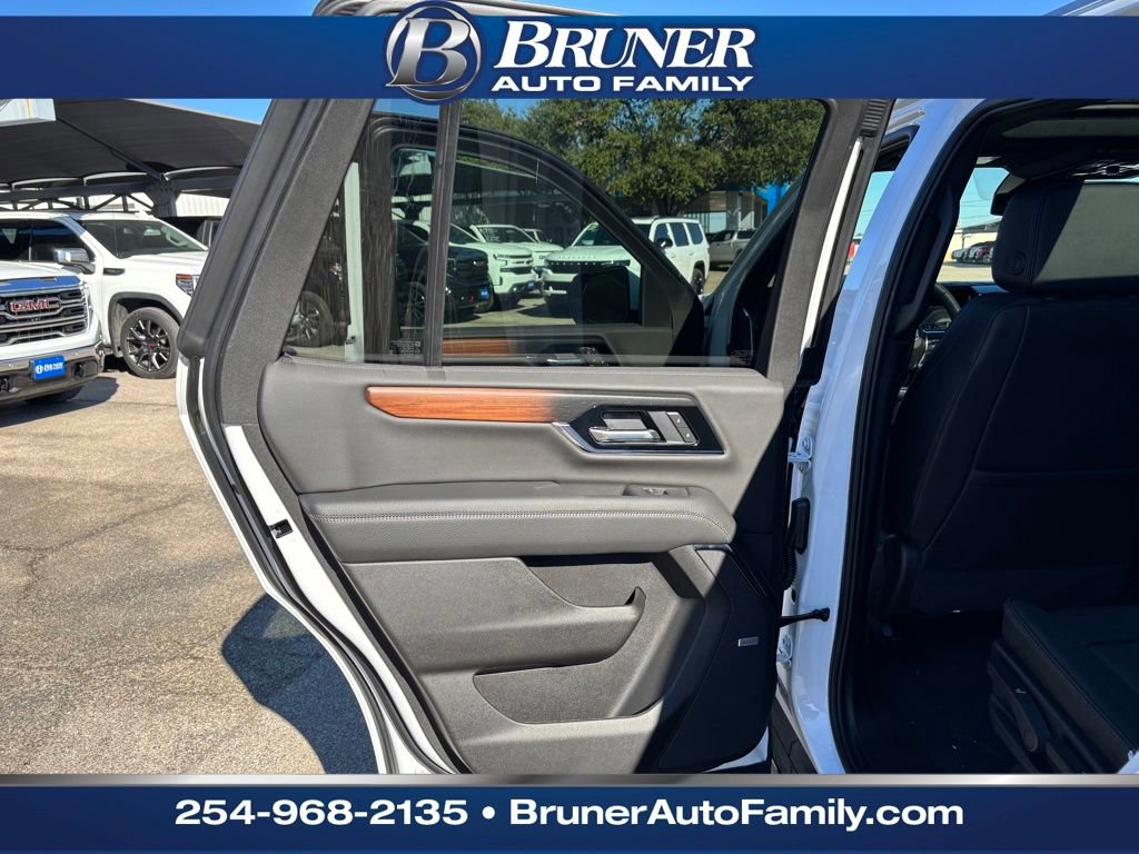 New 2026 GMC Yukon Denali w/ Sun & Power Step Package image 13