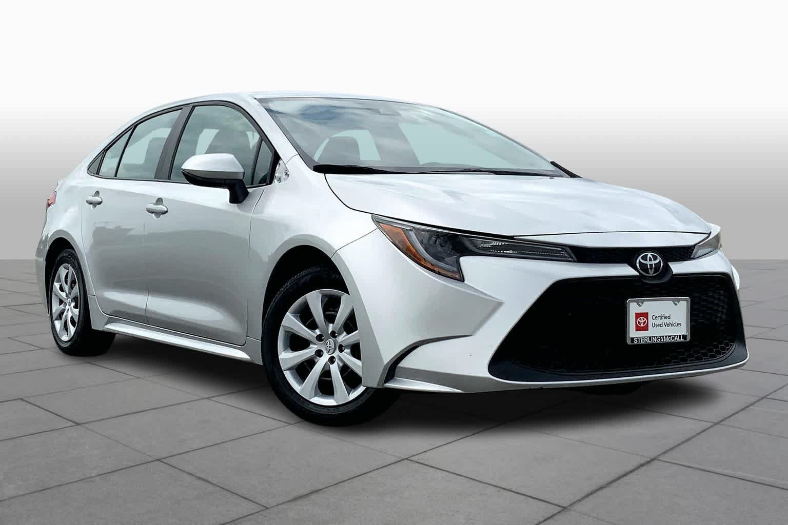 Used 2022 Toyota Corolla LE FWD image 3