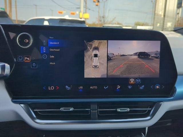 New 2026 Chevrolet Equinox EV LT image 20