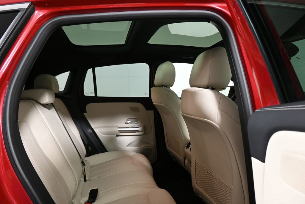 Certified 2025 Mercedes-Benz GLA 250 4MATIC image 26