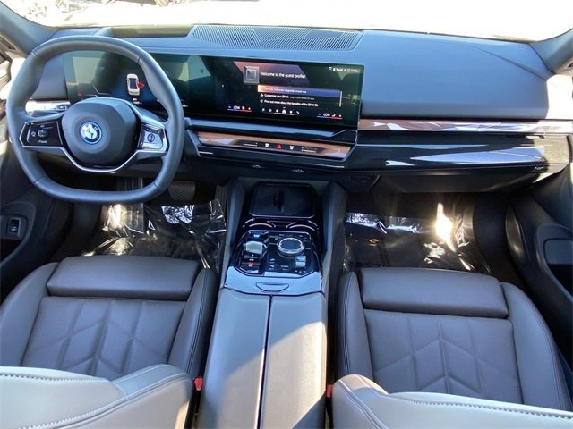 Certified 2025 BMW i5 eDrive40i w/ Premium Package image 17