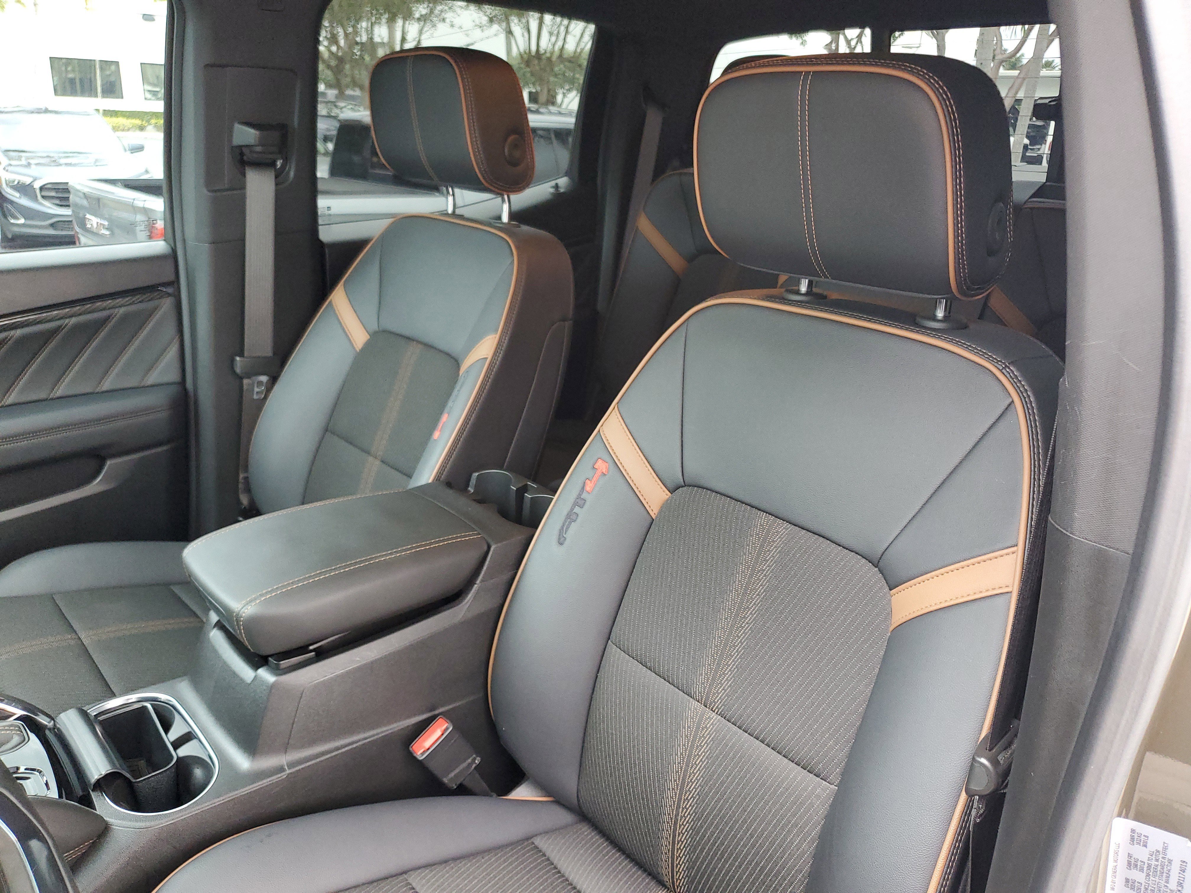 Used 2024 GMC Canyon AT4 w/ LPO, Off Road Lift Package image 19