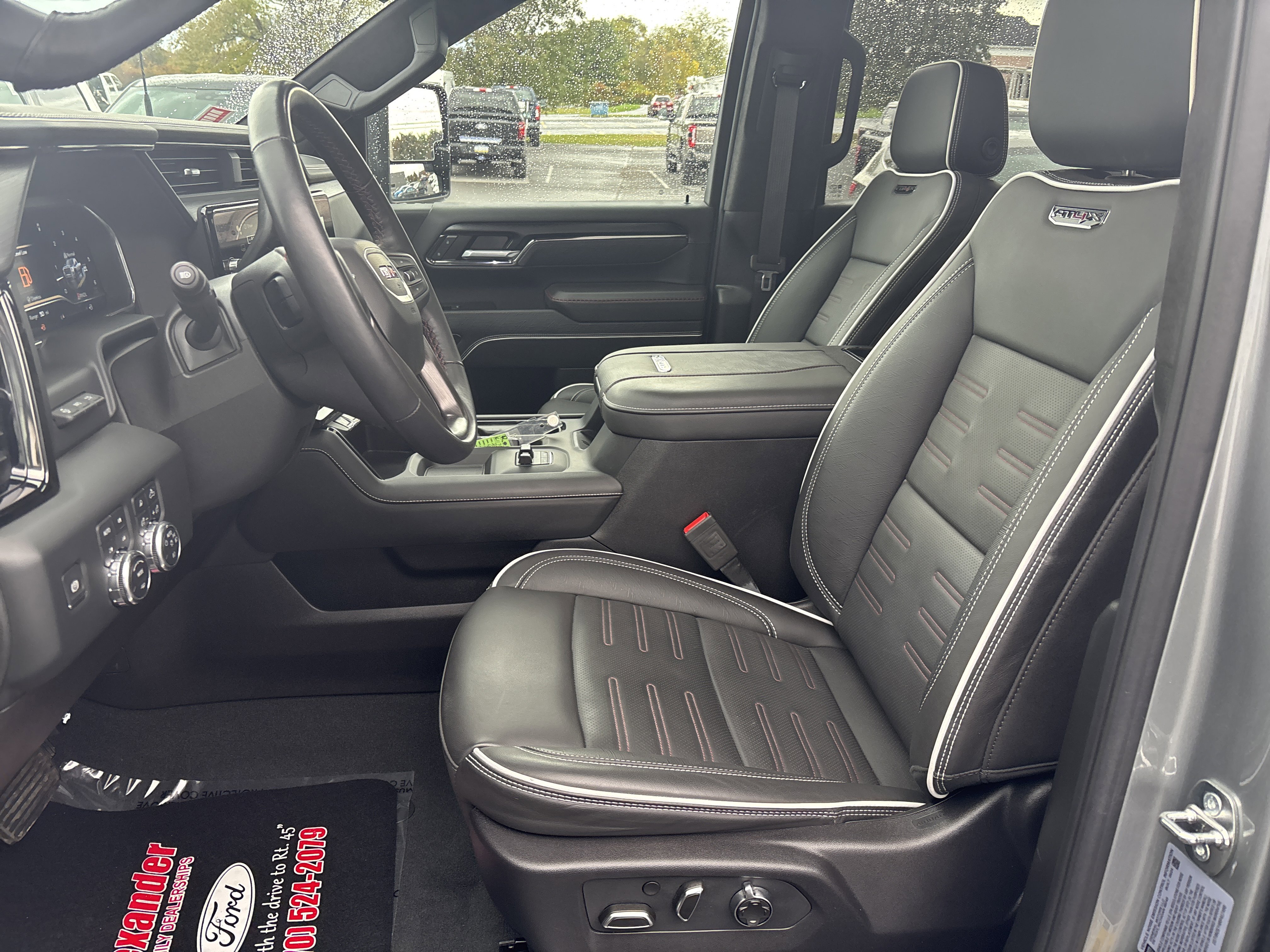 Used 2024 GMC Sierra 2500 AT4X image 12