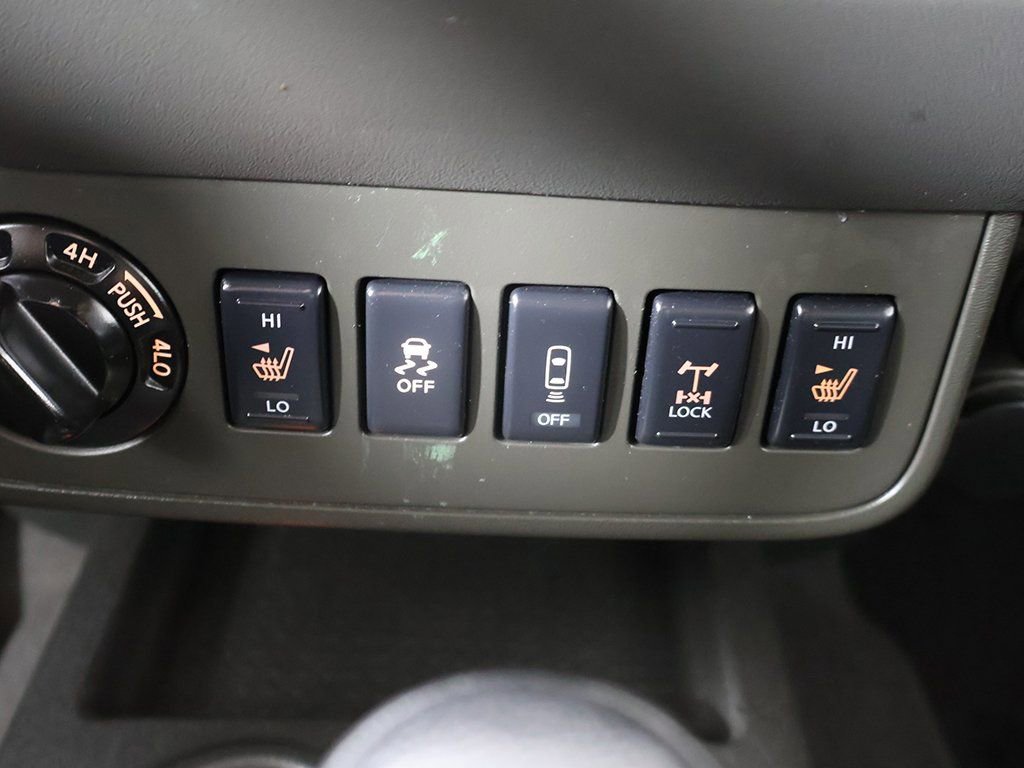 Used 2021 Nissan Frontier PRO-4X w/ Pro-4x Utility Package image 48