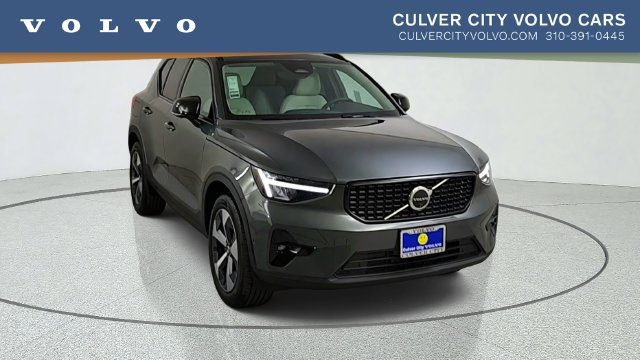 New 2026 Volvo XC40 B5 Plus w/ Climate Package