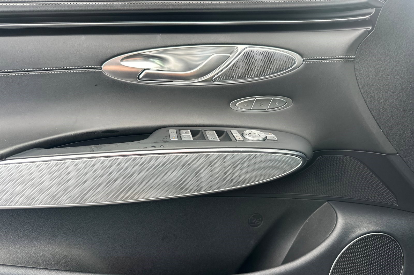 Used 2023 Genesis GV70 2.5T w/ Sport Prestige Package image 12