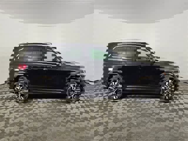 Used 2025 Mercedes-Benz GLB 250 GLB 250 image 6