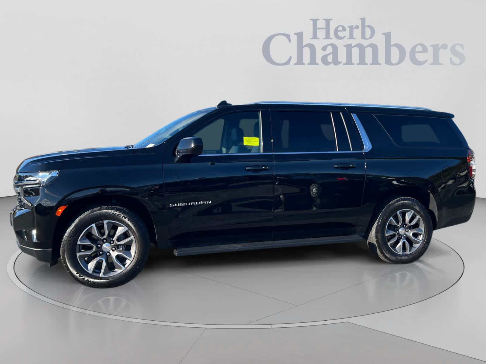 Used 2023 Chevrolet Suburban LT AWD/4WD image 5