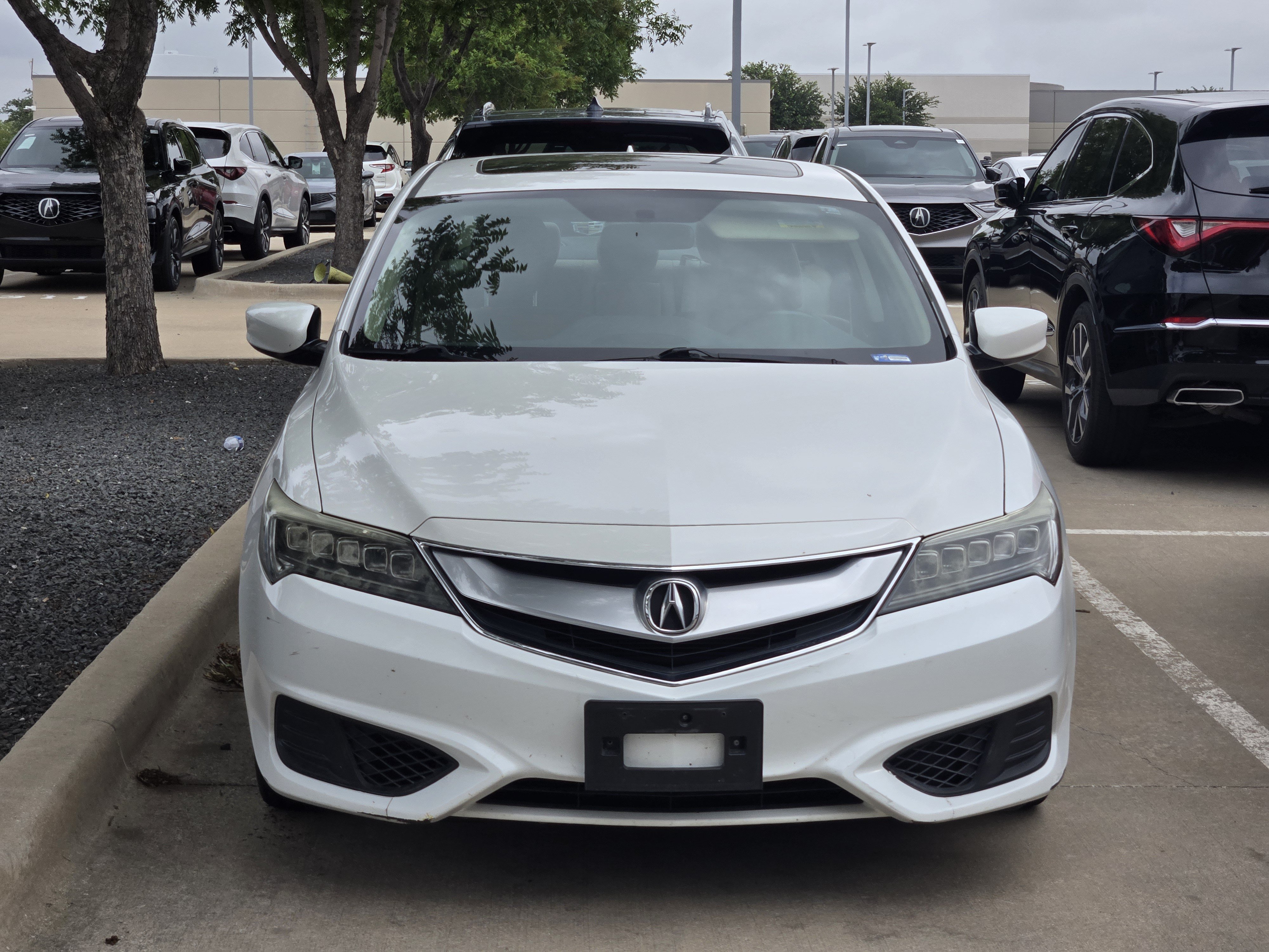 Used 2017 Acura ILX FWD image 2