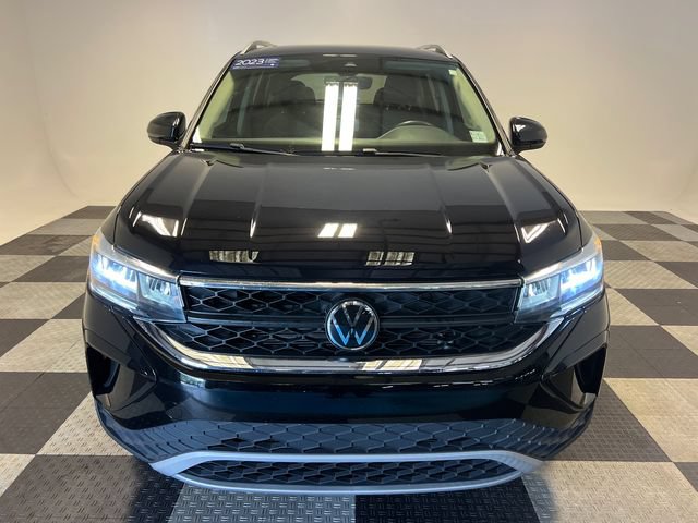 Certified 2023 Volkswagen Taos SE FWD image 2