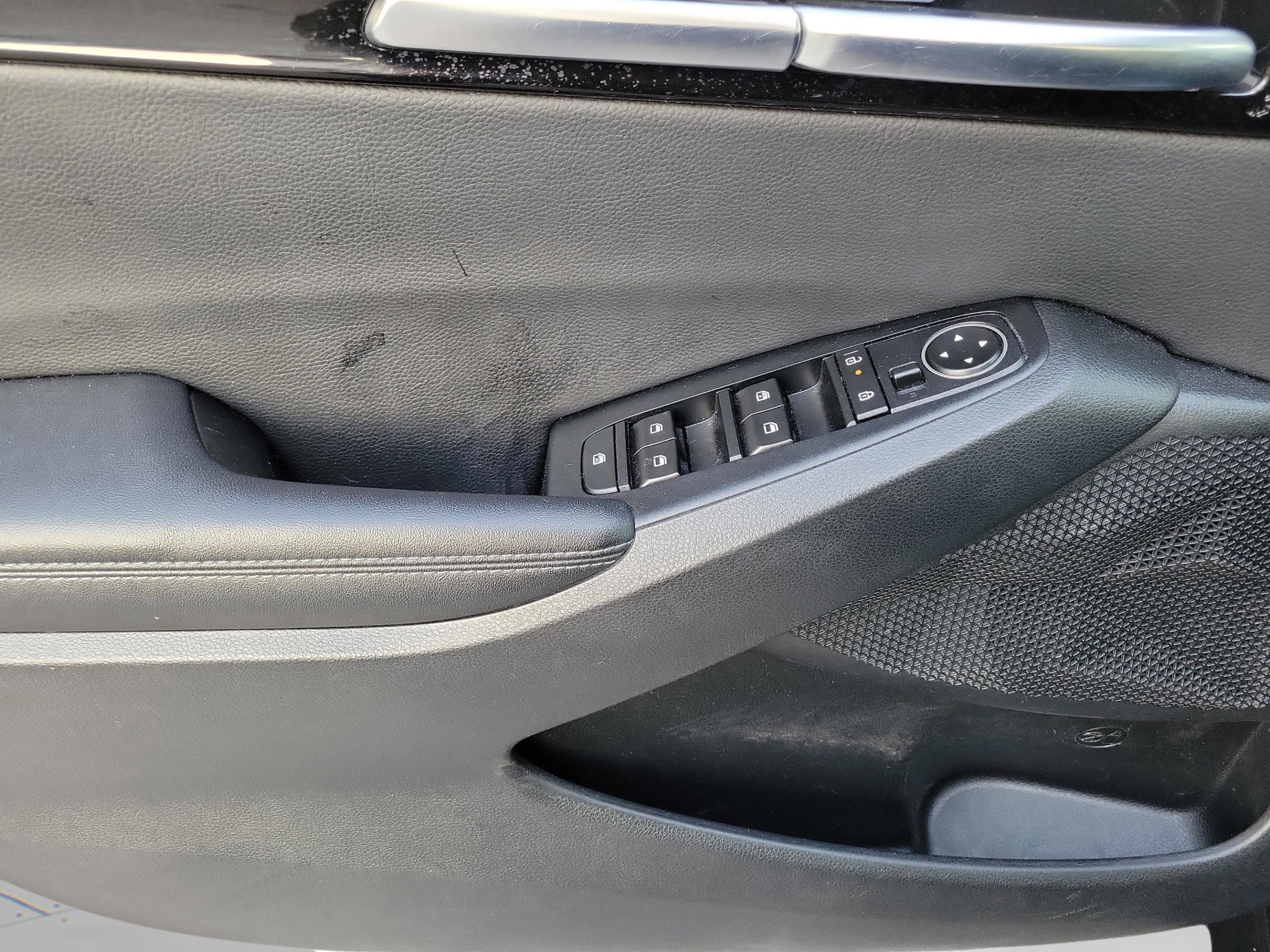 Used 2024 Kia Seltos EX FWD image 13