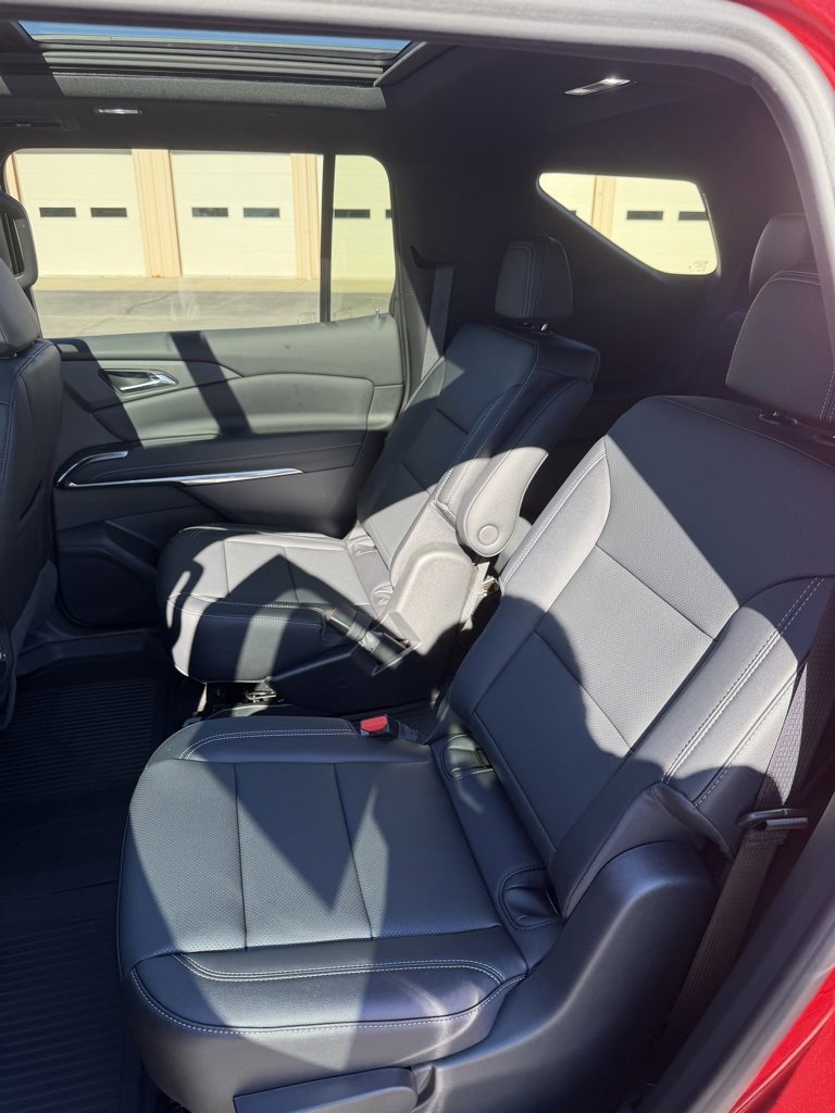 New 2026 Chevrolet Traverse LT w/ Sun and Wheel Package image 5