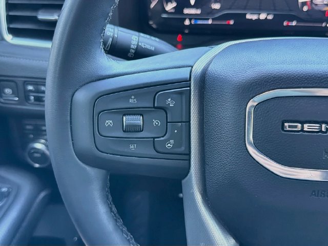 Used 2024 GMC Yukon Denali AWD/4WD image 39