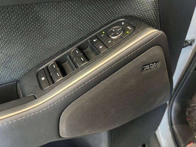 Used 2025 Lexus GX 550 w/ Accessory Package (32) AWD/4WD image 36