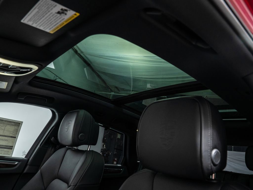 Used 2026 Porsche Macan image 27