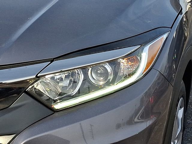 Used 2021 Honda HR-V LX image 9
