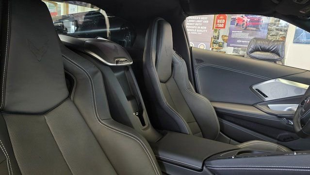 New 2025 Chevrolet Corvette Stingray Preferred Cpe w/ Z51 Performance Package image 17