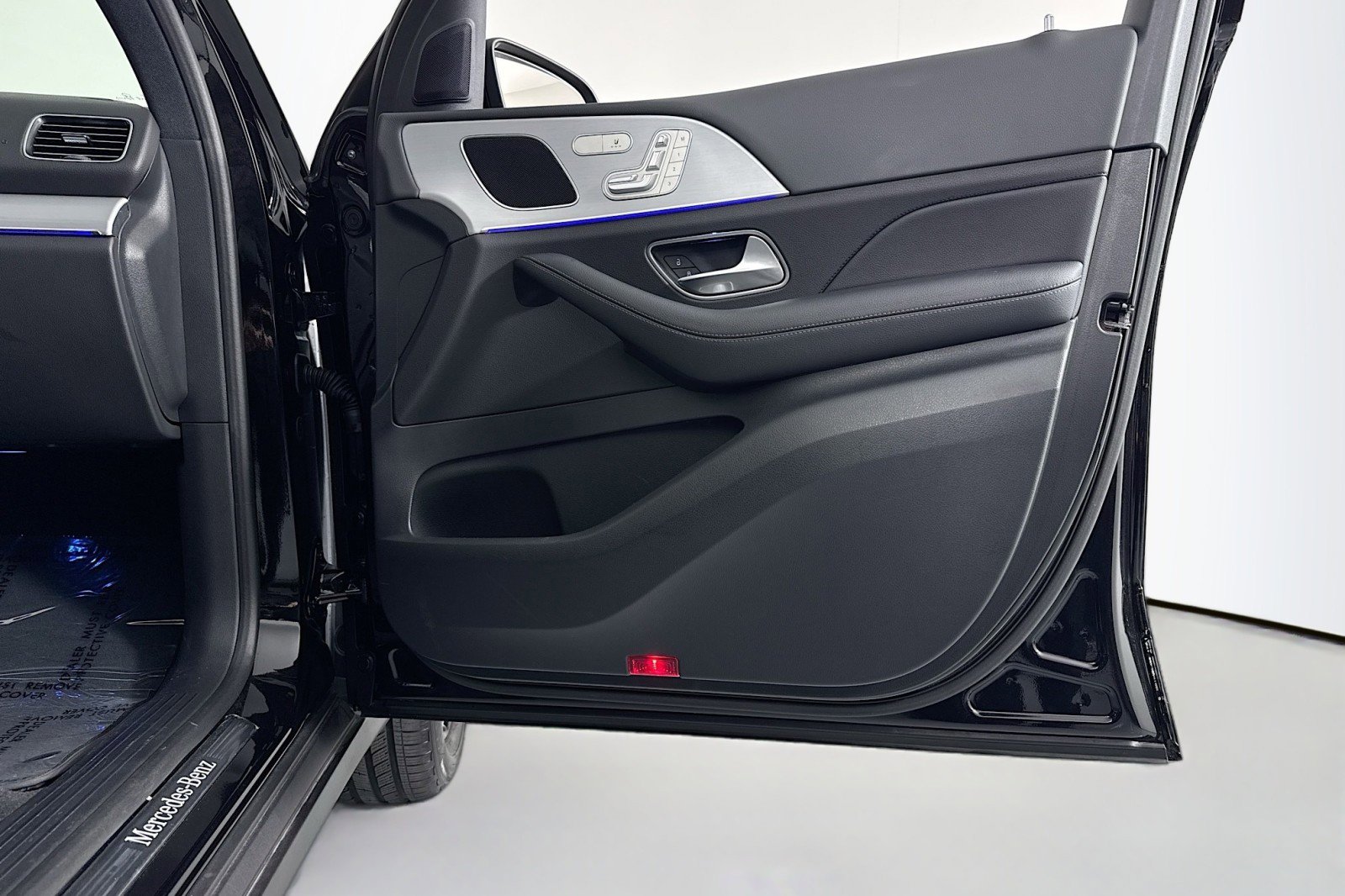 Certified 2025 Mercedes-Benz GLE 450e 4MATIC image 25