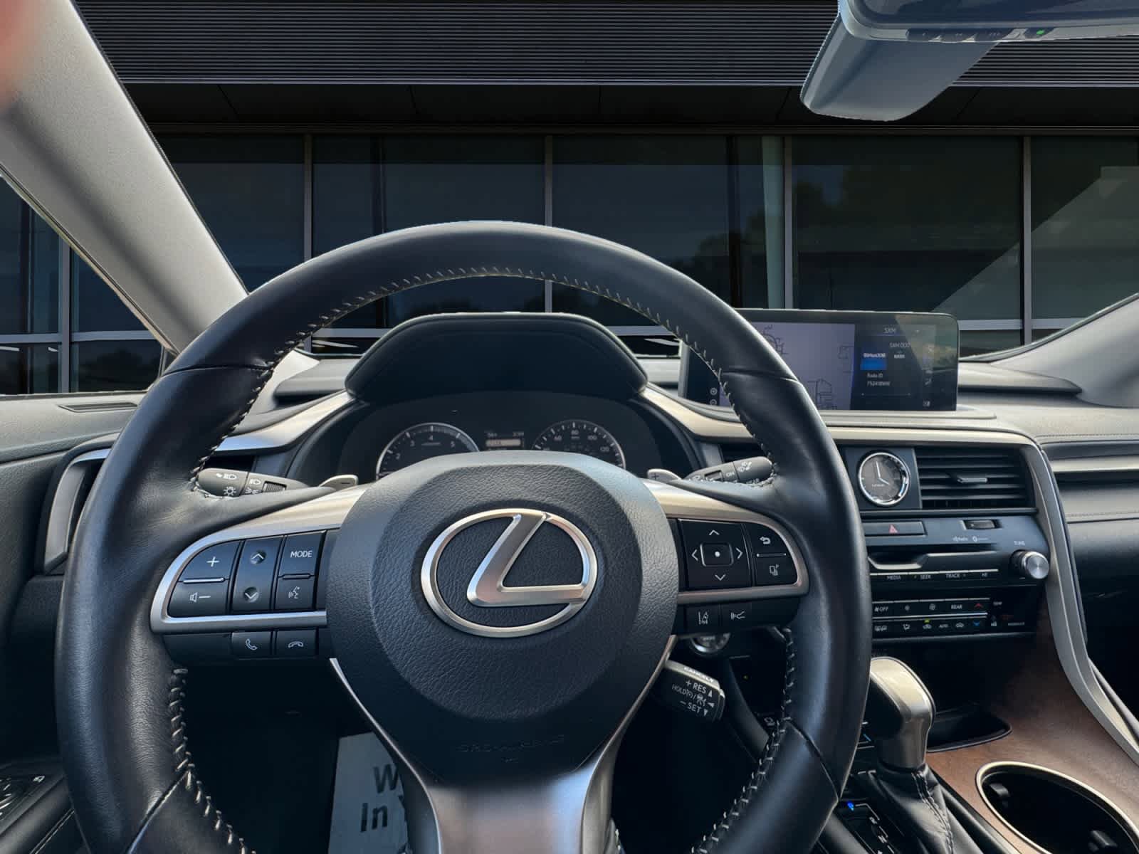 Used 2022 Lexus RX 350L Premium w/ Premium Package AWD/4WD image 4