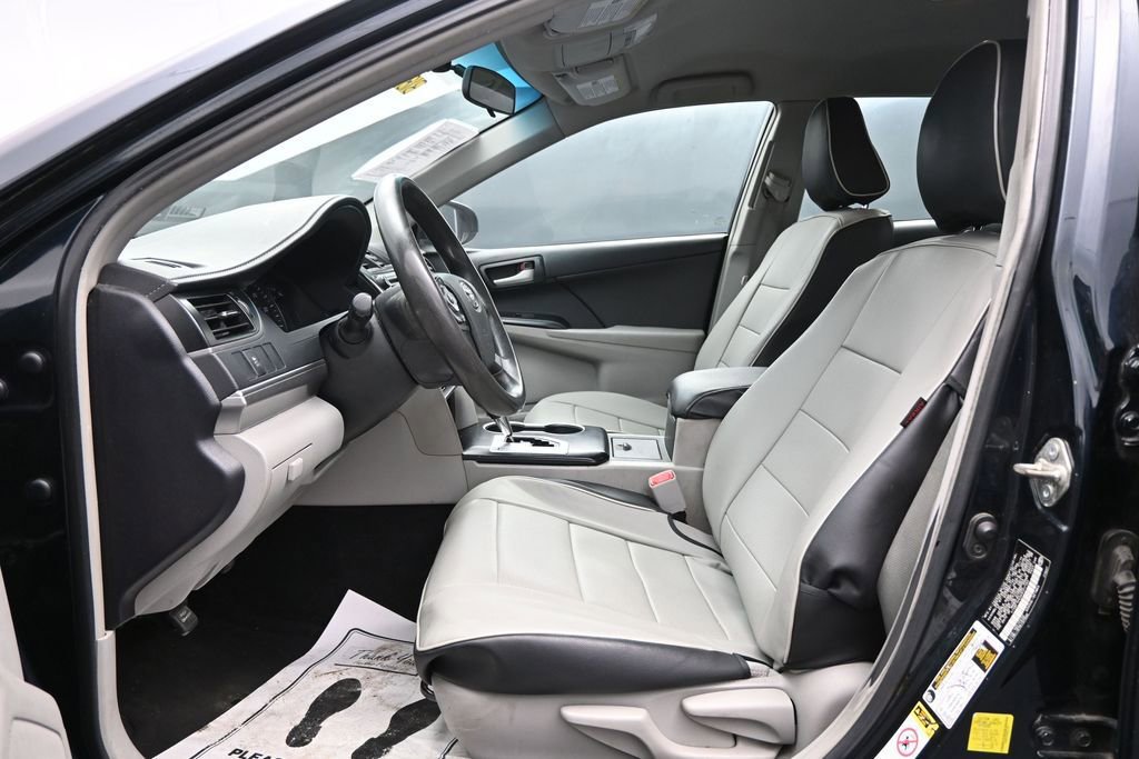 Used 2014 Toyota Camry LE FWD image 9