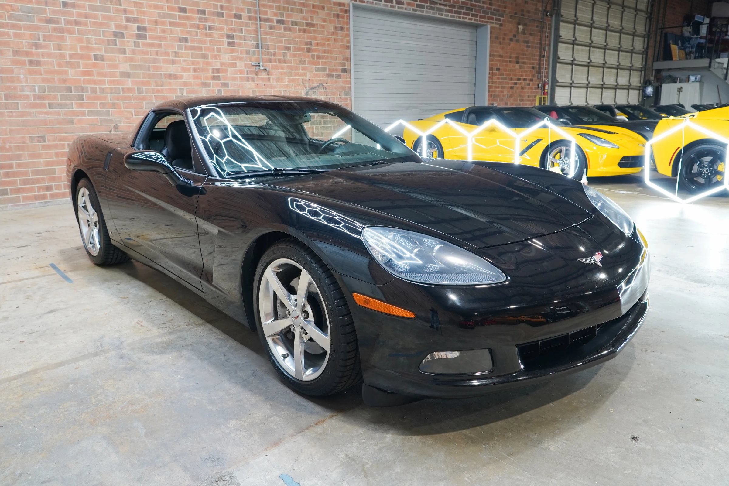 Used 2009 Chevrolet Corvette Coupe RWD image 3
