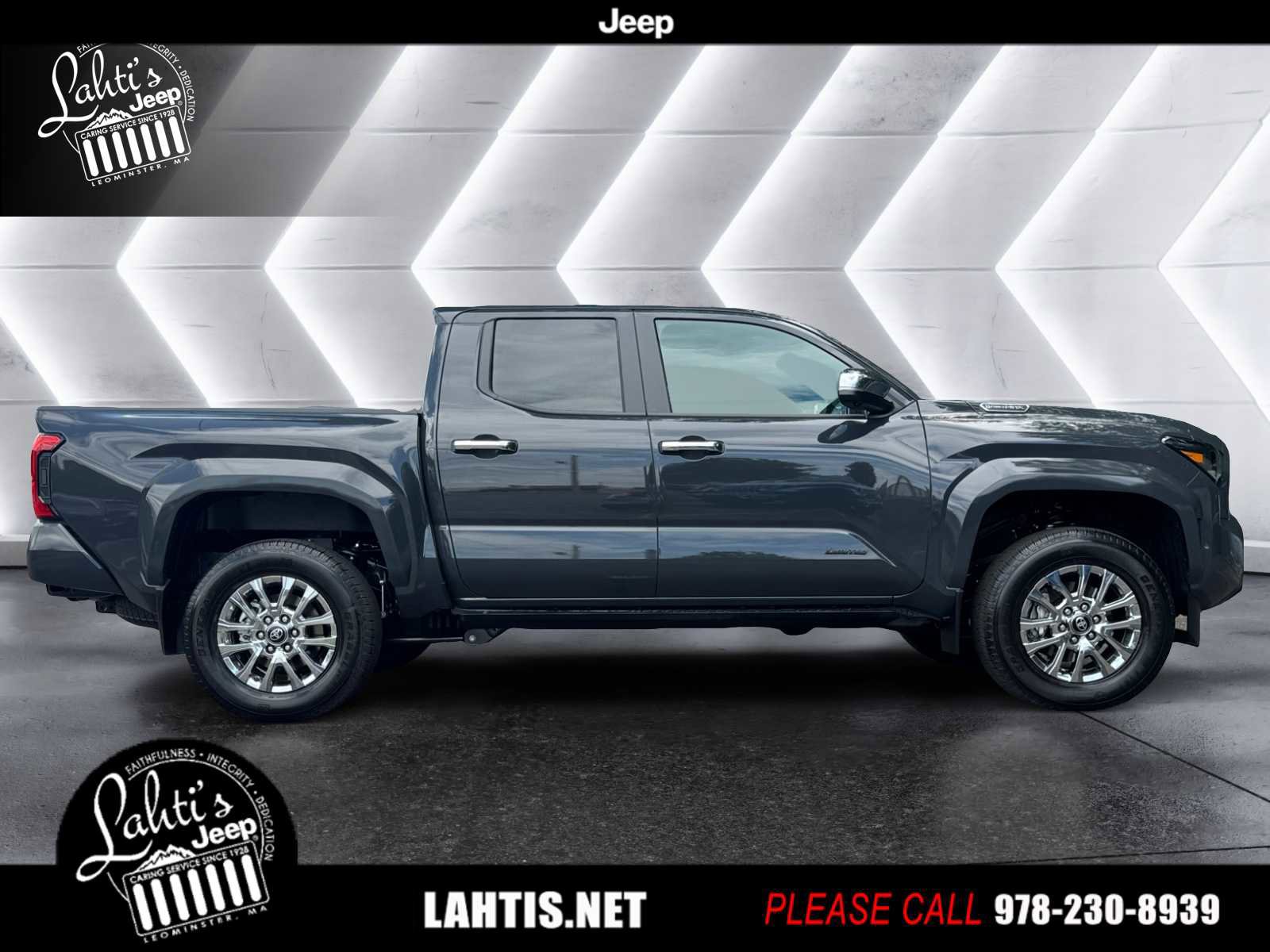 Used 2025 Toyota Tacoma Limited image 6