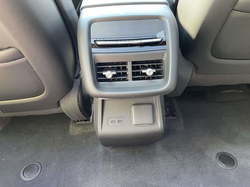 New 2026 Cadillac Lyriq Signature Sport AWD/4WD image 12