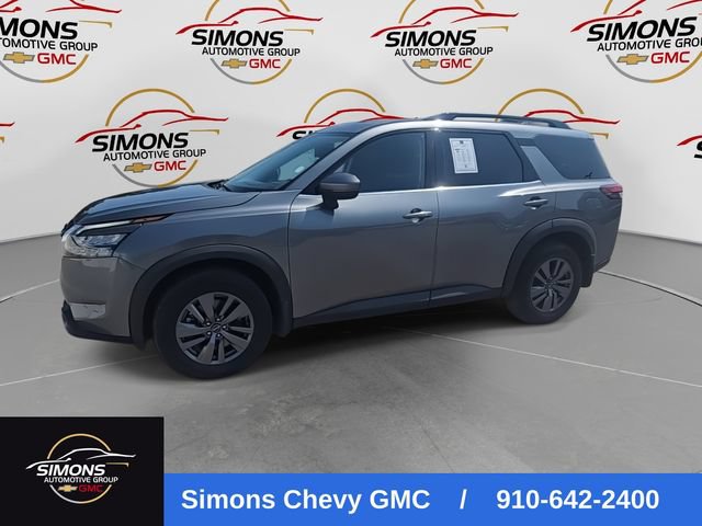 Used 2024 Nissan Pathfinder SV w/ SV Premium Package FWD image 4