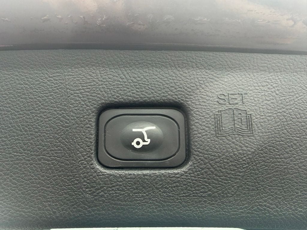 Used 2024 Ford Edge Titanium AWD/4WD image 8