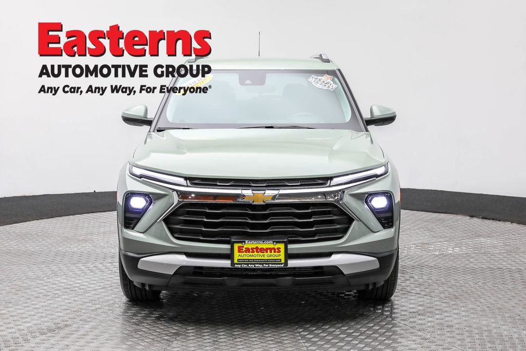 Used 2026 Chevrolet TrailBlazer LT w/ Driver Confidence Package image 2