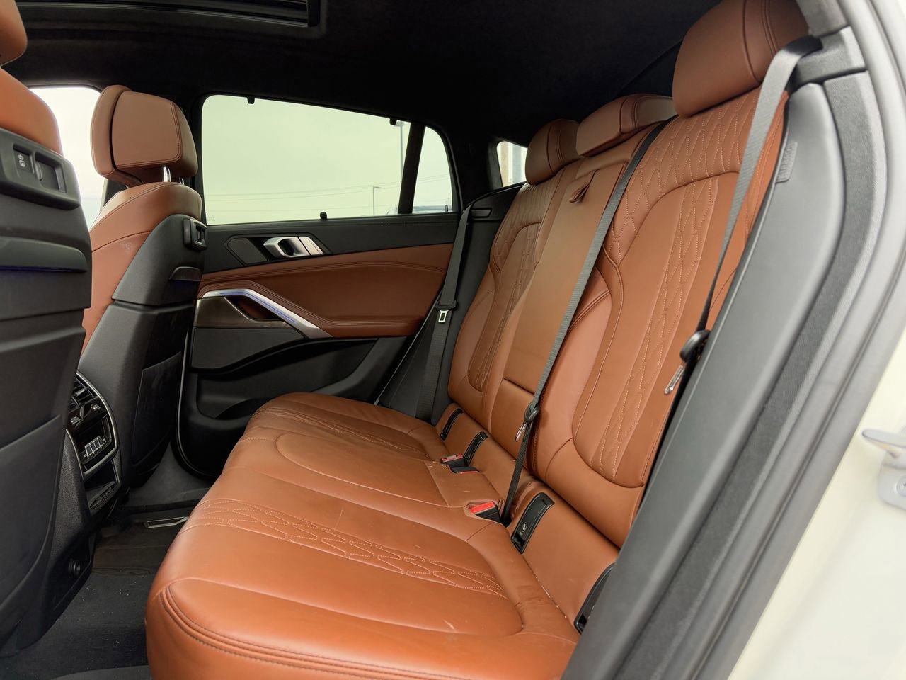 Used 2022 BMW X6 M50i w/ Executive Package image 24