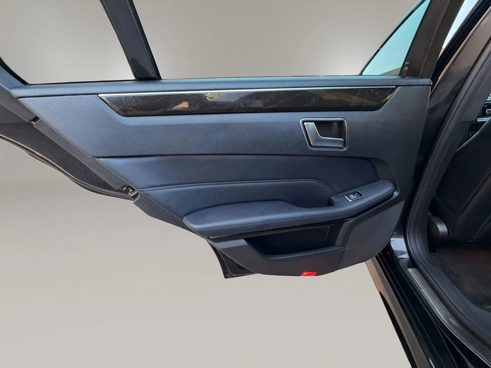 Used 2014 Mercedes-Benz E 350 Sedan image 41