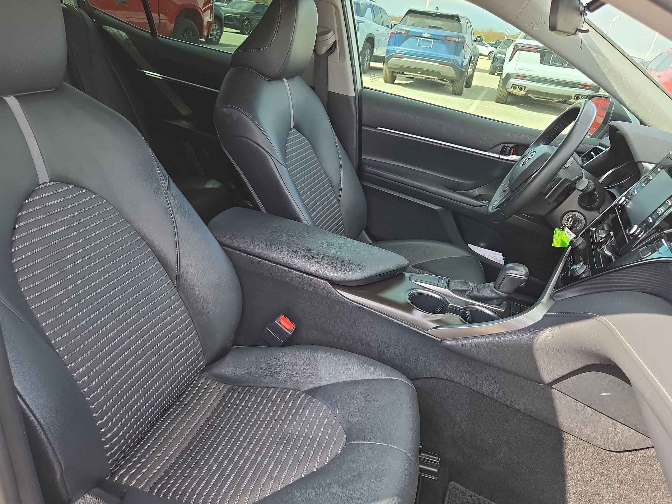 Used 2022 Toyota Camry SE image 25