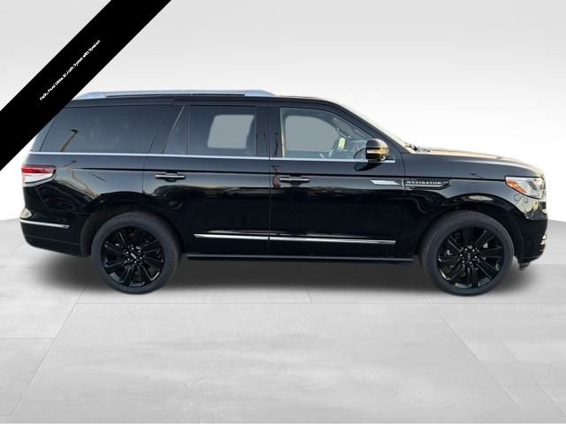 Certified 2023 Lincoln Navigator Reserve image 8