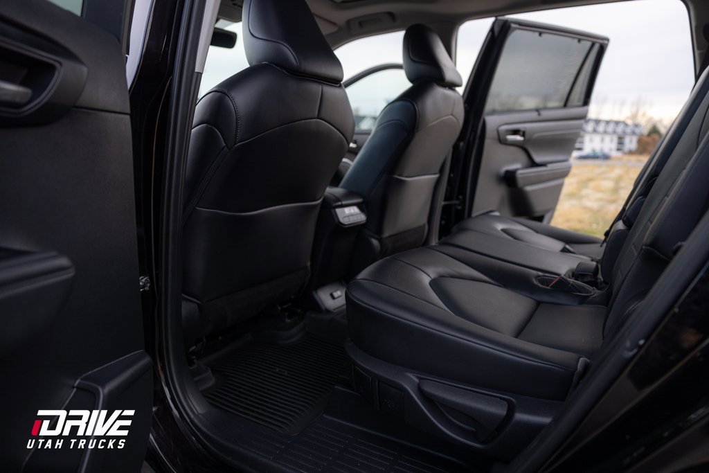 Used 2021 Toyota Highlander XLE image 23