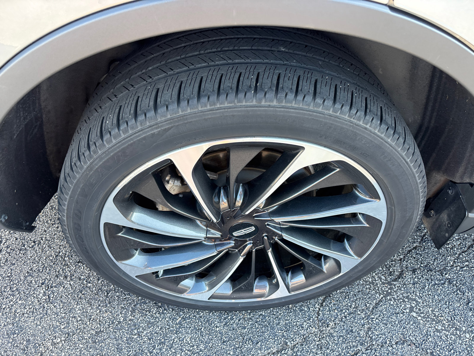 Certified 2024 Lincoln Aviator Reserve w/ Equipment Group 201A AWD/4WD image 10
