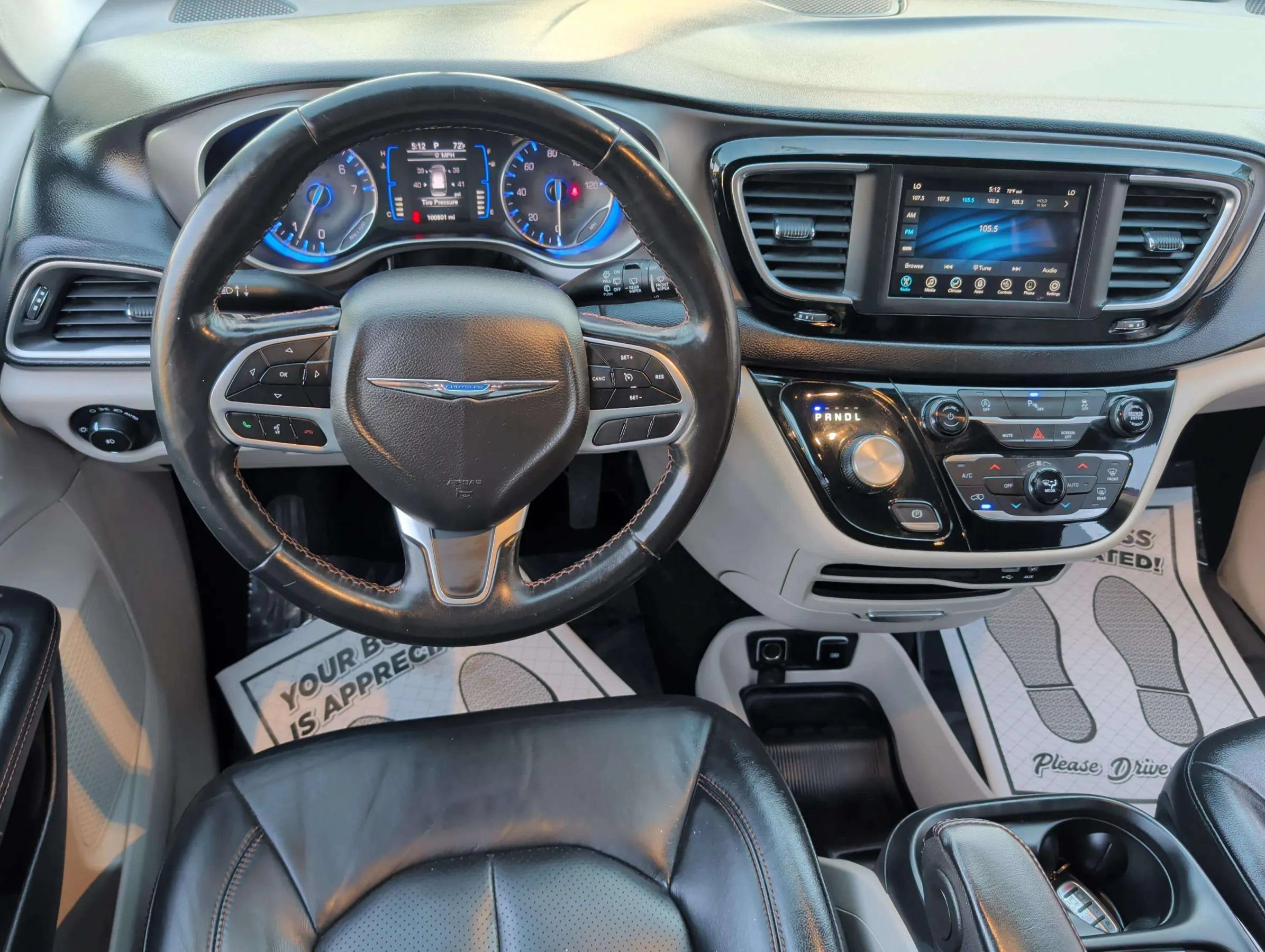 Used 2020 Chrysler Pacifica Touring-L FWD image 13