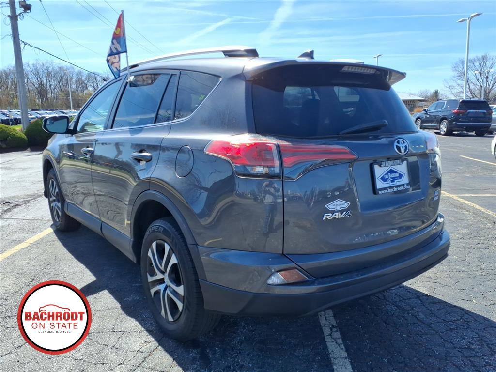Used 2018 Toyota RAV4 LE AWD/4WD image 5