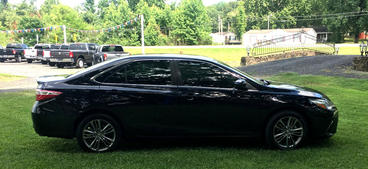 Used 2017 Toyota Camry SE image 6