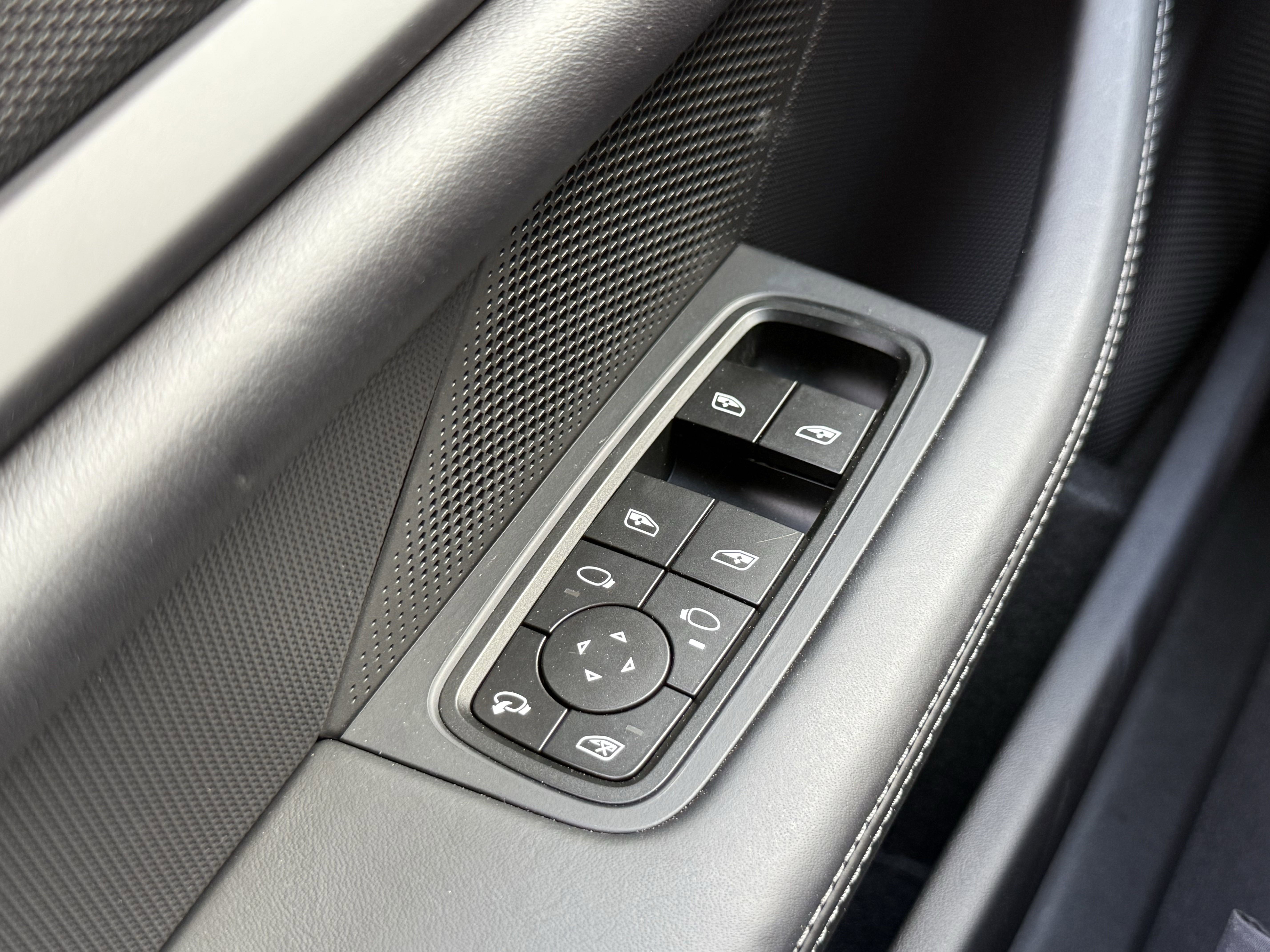 Used 2025 Porsche Taycan 4 Cross Turismo image 24