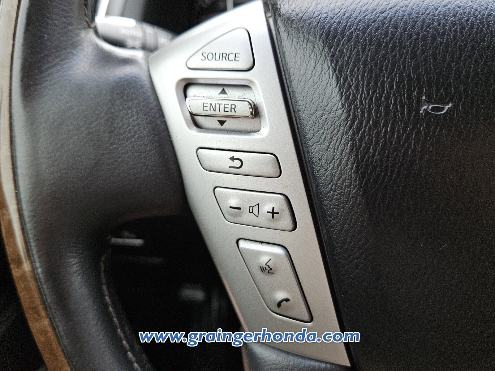 Used 2015 INFINITI QX80 2WD w/ 22" Wheel Package image 19