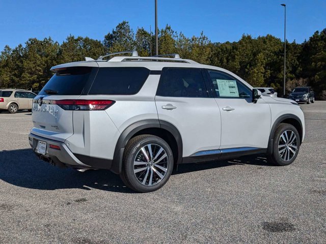 New 2025 Nissan Pathfinder Platinum w/ Cargo Package image 4