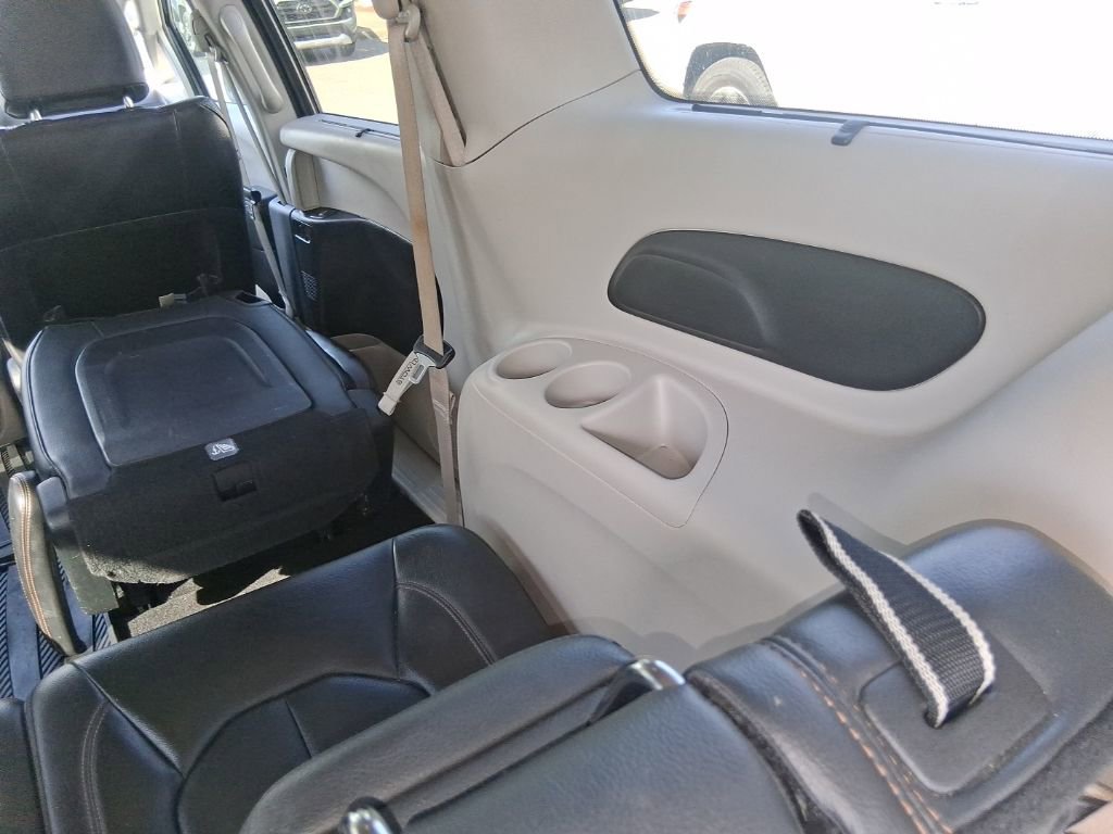 Used 2018 Chrysler Pacifica Touring-L FWD image 22