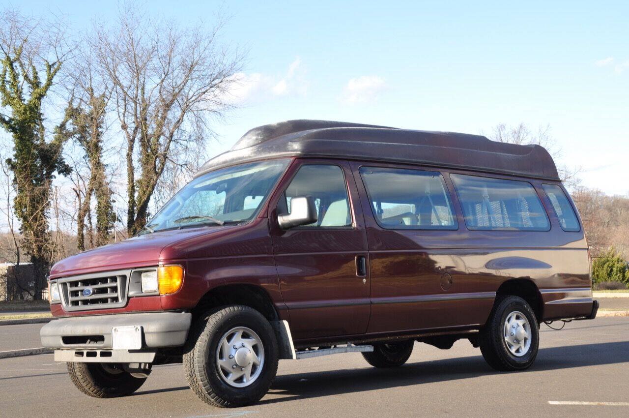 Used 2005 Ford E-350 and Econoline 350 XL RWD image 3