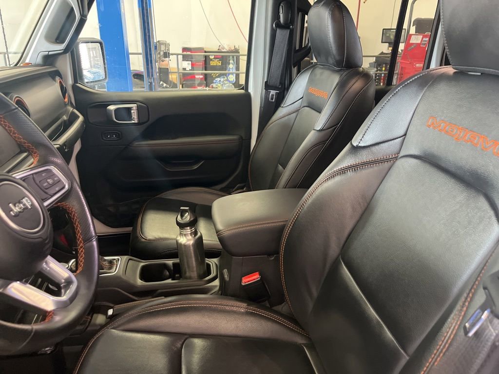 Used 2023 Jeep Gladiator Mojave w/ LED Lighting Group AWD/4WD image 5